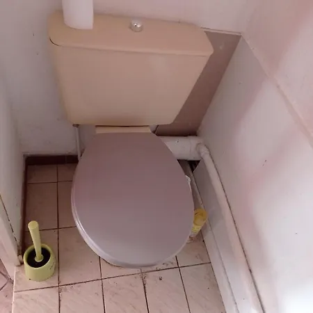 Meublée Indépendante, Avec Piscine, Pour 2 Personnes * Toulouse