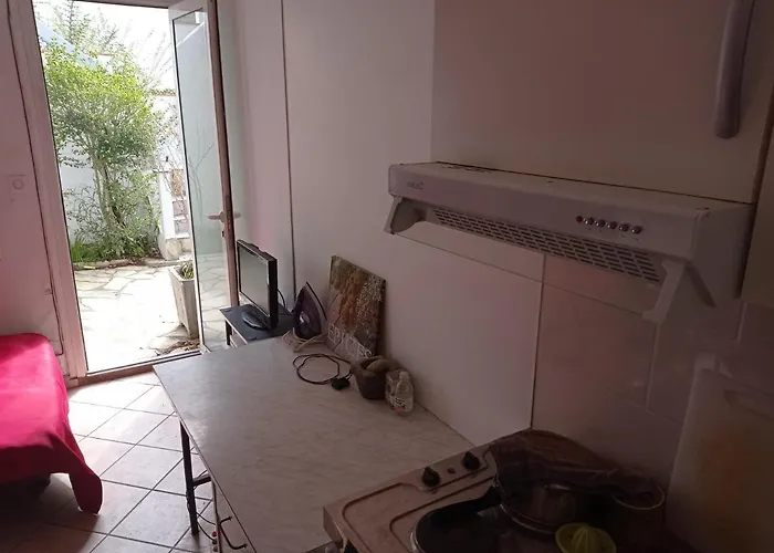 Meublée Indépendante, Avec Piscine, Pour 2 Personnes Toulouse