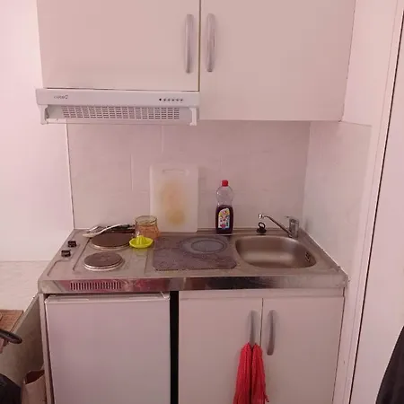 Studio Independant, Avec Piscine Et Jardin, Direct Gare Aeroport, 1 Lit Pour 2 Personnes Direct Gare Aeroport *
