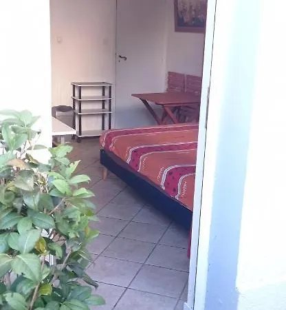 Independant, Avec Piscine Et Jardin, Direct Gare Aeroport, 1 Lit Pour 2 Personnes Direct Gare Aeroport Appartement *