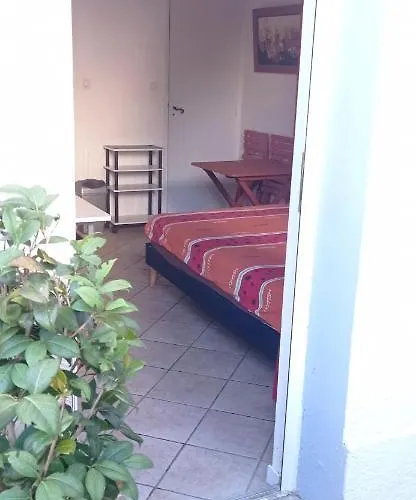 Meublée Indépendante, Avec Piscine, Pour 2 Personnes Apartamento *