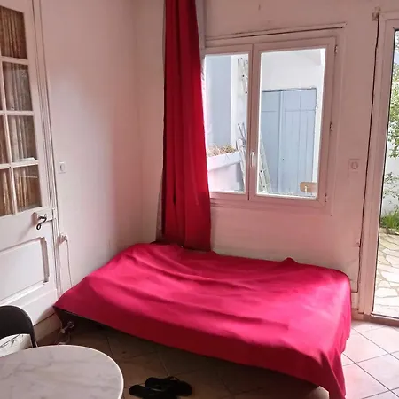 Independant, Avec Piscine Et Jardin, Direct Gare Aeroport, 1 Lit Pour 2 Personnes Direct Gare Aeroport Apartament