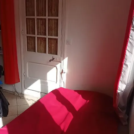 Independant, Avec Piscine Et Jardin, Direct Gare Aeroport, 1 Lit Pour 2 Personnes Direct Gare Aeroport *